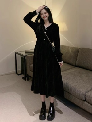 2025新款宴会法式赫本风晚礼服黑色金丝绒打底连衣裙子女秋冬长裙