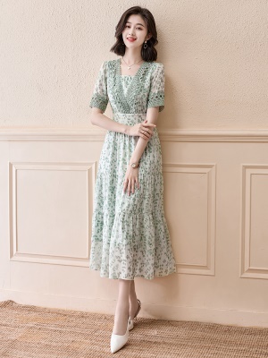 绿色碎花雪纺连衣裙女夏天2025夏季新款气质减龄超仙高级感长裙子