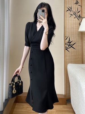 黑色连衣裙女收腰显瘦职业气质女神范女装高级感修身包臀鱼尾裙子