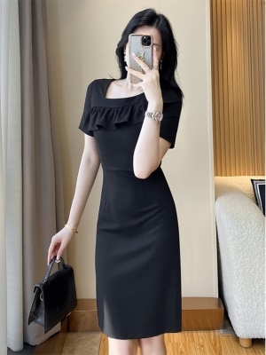 2025新款修身显瘦黑色包臀连衣裙高级感气质赫本风小黑裙夏裙子女