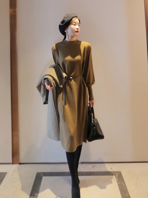 法式高级感名媛配大衣内搭长裙中长款过膝打底针织连衣裙女秋冬季