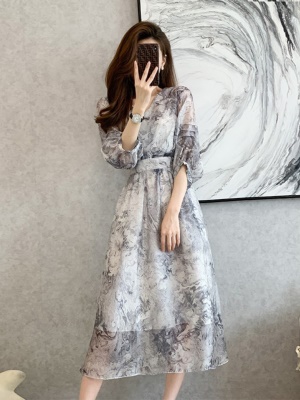 高级感法式雪纺碎花连衣裙女夏2025新款气质高端轻奢收腰显瘦裙子