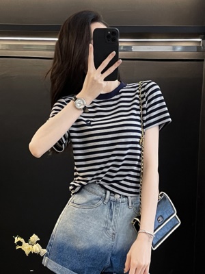 休闲运动套装女夏季炸街减龄时尚小个子条纹T恤牛仔短裤两件套潮