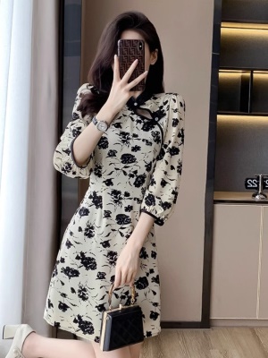 早秋新中式国风改良旗袍高端精致连衣裙初秋新款收腰气质碎花裙子