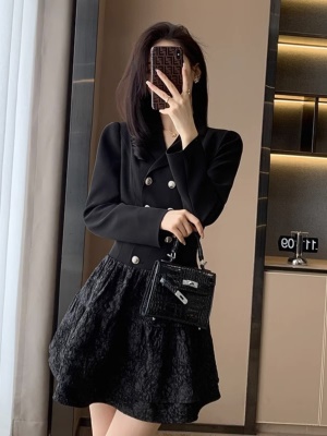 秋季2025新款黑色长袖西装连衣裙气质显瘦小香风高级感蓬蓬小黑裙