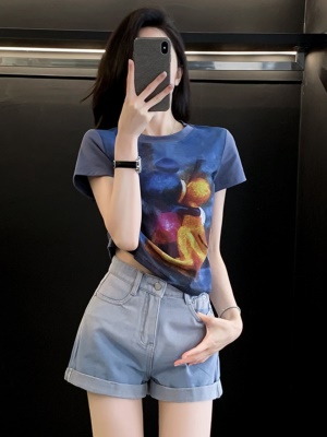 多巴胺时尚套装女夏季洋气显瘦印花T恤高腰牛仔短裤两件套小个子