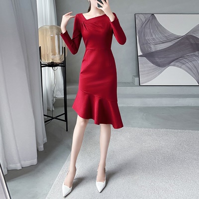 2025秋季新款气质高端修身红色鱼尾连衣裙子订婚宴会敬酒晚礼服裙