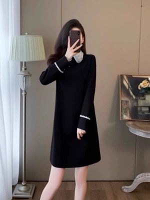 气质名媛小香风黑色娃娃领连衣裙高级感显瘦宽松洋气赫本风小黑裙