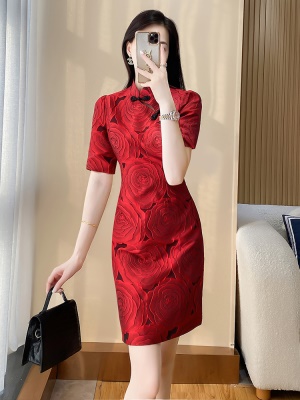 新中式国风气质红色送考旗袍订婚礼服连衣裙子春秋2025新款高级感