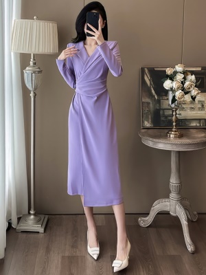 2025秋季新款时尚气质通勤修身紫色长袖连衣裙显瘦高级感包臀长裙