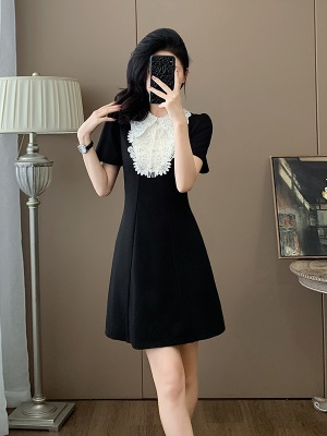 小香风千金连衣裙女夏季2025新款高级感气质显瘦赫本风生日小黑裙