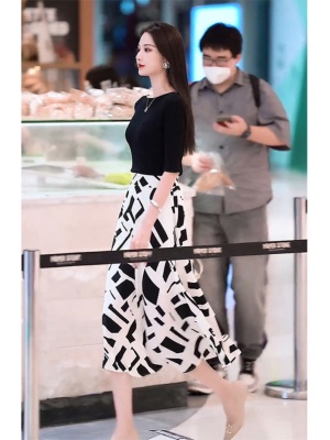 法式气质女神范两件套高级感高端轻奢连衣裙子女夏套装穿搭一整套