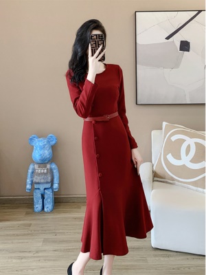 高级感宴会礼服裙轻奢小众鱼尾红色订婚连衣裙秋装结婚回门敬酒服