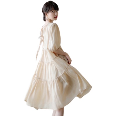 夏季新款高级法式复古连衣裙女设计感小众遮肚显瘦短袖温柔风裙子