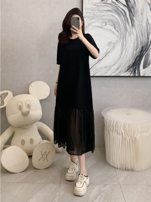 法式赫本风高级感气质连衣裙女夏季黑色网纱拼接遮肉收腰显瘦长裙