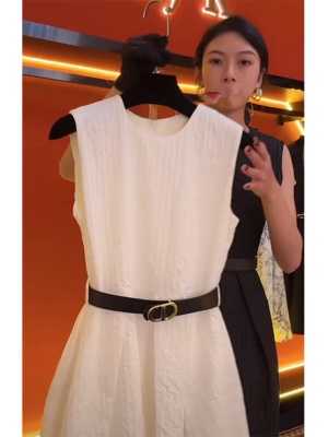 法式质感高级感小香风高端气质御姐白色无袖连衣裙女夏季吊带长裙