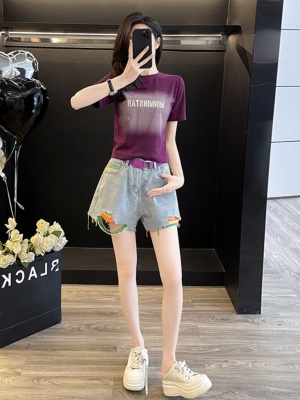 多巴胺紫色休闲运动套装女夏季炸街洋气减龄小个子牛仔短裤两件套