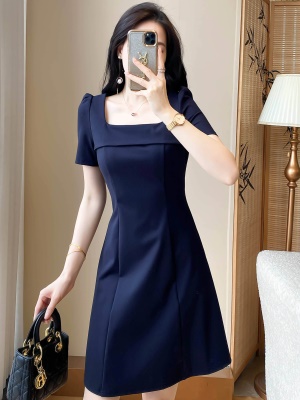 法式轻奢高级感职业连衣裙女2025夏秋季新款女装气质收腰通勤裙子