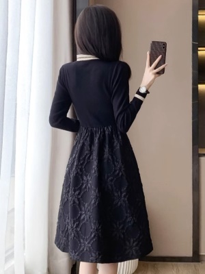 长袖连衣裙秋季春装女士2025新款法式高级感赫本风高端小黑色裙子