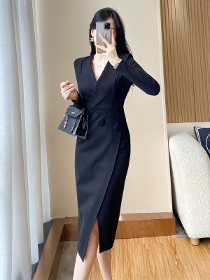 时尚职业气质女神范包臀裙女通勤秋季轻奢黑色连衣裙赫本风高级感