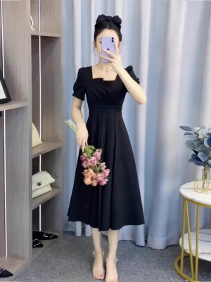 法式赫本风领证小白裙气质初恋方领白色连衣裙女夏季高级感小礼服