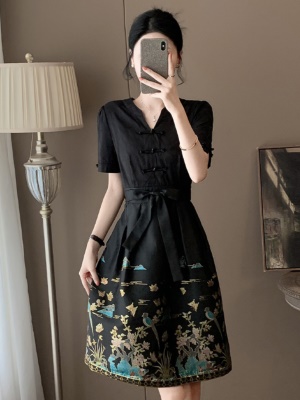 高端黑色新中式连衣裙夏季国风女装2025新款气质刺绣改良马面裙