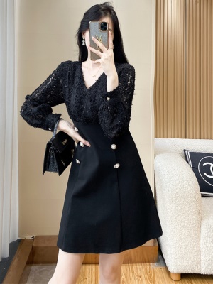 高级感高端气质V领礼服裙子2025年秋季新款女装小个子黑色连衣裙