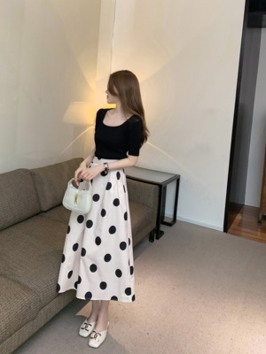 今年流行旅游穿搭半裙套装两件套法式气质波点连衣裙子女夏季新款