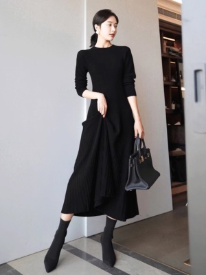 2025新款配大衣毛衣内搭打底针织长袖连衣裙女秋冬修身显瘦中长款