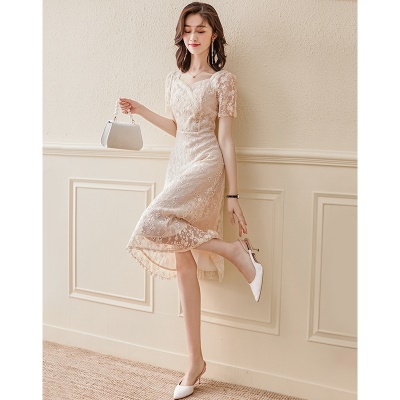 法式连衣裙小个子炸街裙子温柔系穿搭夏季显瘦蕾丝裙中长款A字裙