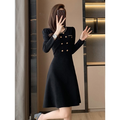 秋冬新款轻奢名媛小香风连衣裙女中长款显瘦打底针织配大衣的内搭