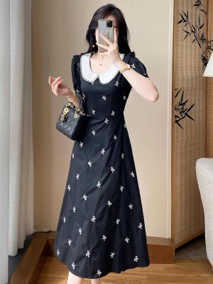 法式蝴蝶结娃娃领连衣裙女减龄收腰显瘦赫本风小黑裙2025夏季新款