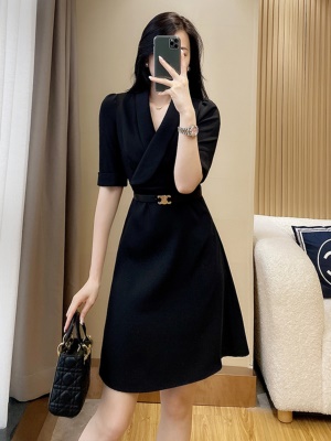 黑色通勤连衣裙子女夏新款收腰显瘦高端气质女神范职业西装小个子