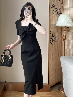 法式茶歇高级感显瘦气质连衣裙子夏女新款赫本小黑裙蝴蝶结晚礼服