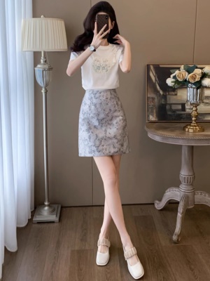 气质高级感休闲时尚套装女夏季新款国风短袖T恤短裙两件套小个子