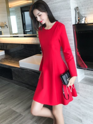 秋季黑色连衣裙秋装小个子新款女装赫本风小黑裙修身显瘦高端名媛