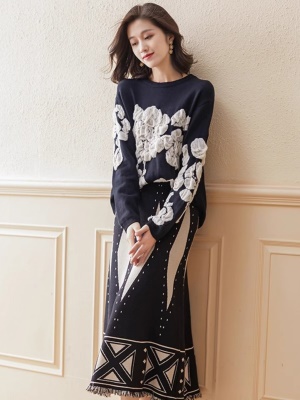 冬季新款2025套装裙小香风今年流行时尚气质高级感毛衣裙子两件套