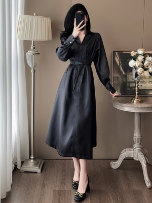 早秋高级感穿搭黑色连衣裙2025秋季新款气质显瘦御姐风衬衫长裙子