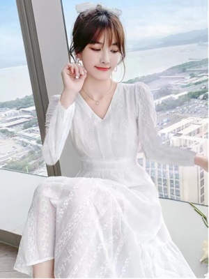 2025新款白色短袖连衣裙V领春夏季修身气质高级感仙女纯棉长裙子