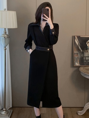 小香风气质黑色连衣裙高级感女秋冬加绒长袖收腰显瘦赫本风小黑裙