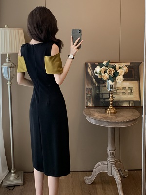 春夏女装新款设计感轻奢黑色礼服连衣裙高级感修身气质露肩小黑裙