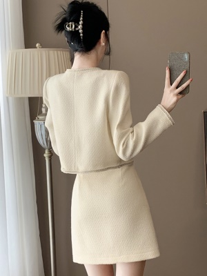 高级感白色小香风外套短裙套装秋装新款小个子修身显瘦气质两件套