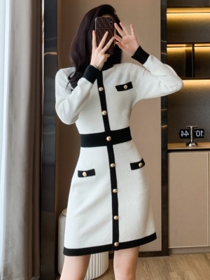 秋冬季新款法式气质修身包臀裙小香风针织毛衣打底连衣裙女小个子