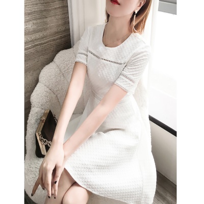 法式小白裙收腰白色连衣裙女夏高级感小香风名媛气质初恋裙子夏季