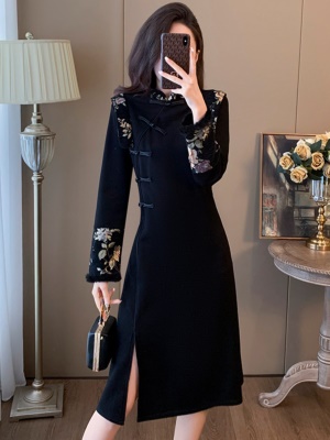 新中式国风高端旗袍黑色连衣裙秋冬新款高级感显瘦中长款礼服气质