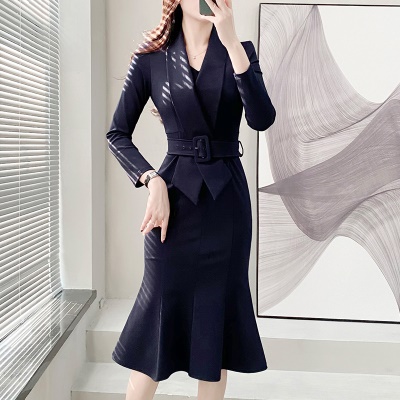 西装领连衣裙女收腰显瘦修身鱼尾包臀裙高级感职业气质早秋季新款