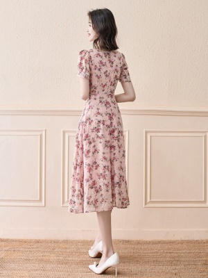 碎花雪纺法式高级感粉色连衣裙女夏2025年夏季新款减龄裙子轻熟风
