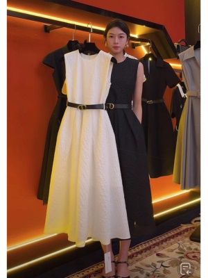 法式质感高级感小香风高端气质御姐白色无袖连衣裙女夏季吊带长裙