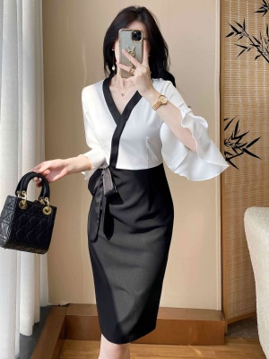 夏季新款时尚气质黑白拼接连衣裙显瘦高级设计感职场通勤包臀裙子