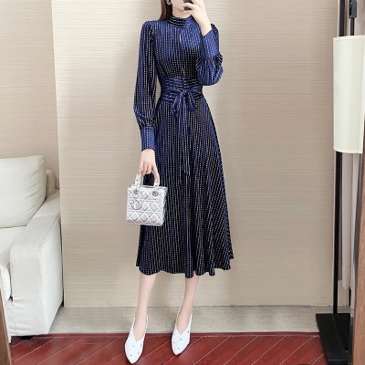 名媛气质新款法式连衣裙女神范高端过膝长裙女春秋金丝绒礼服裙子